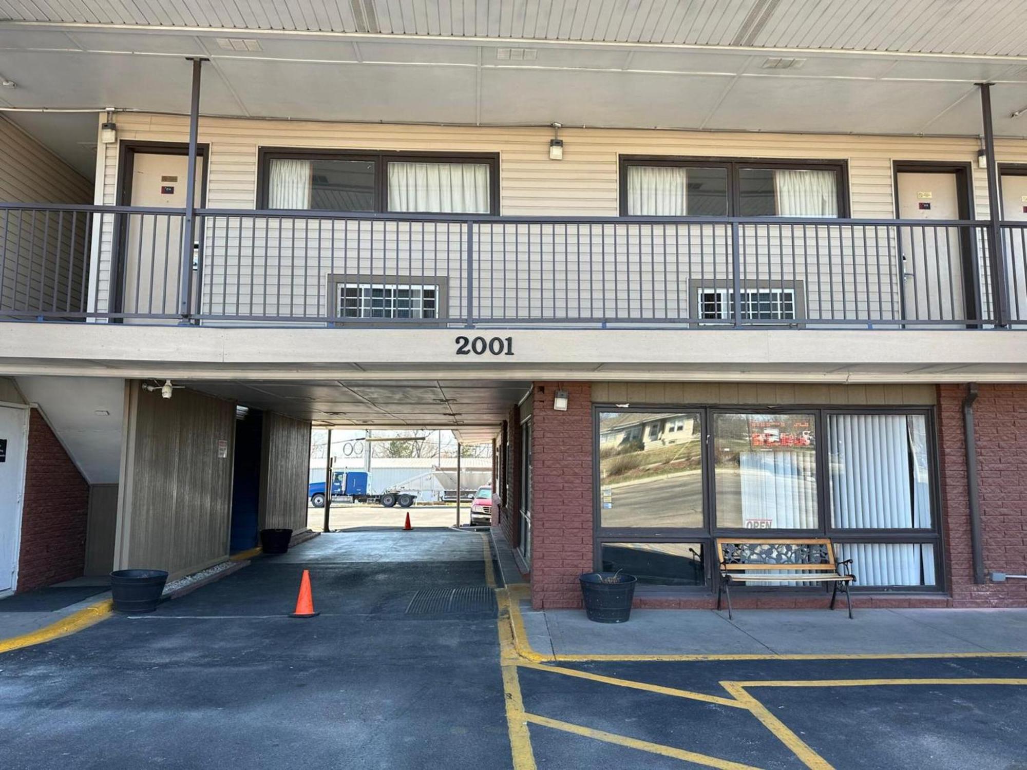 Stay Inn By Oyo Near I 80 Lincoln West Exterior photo