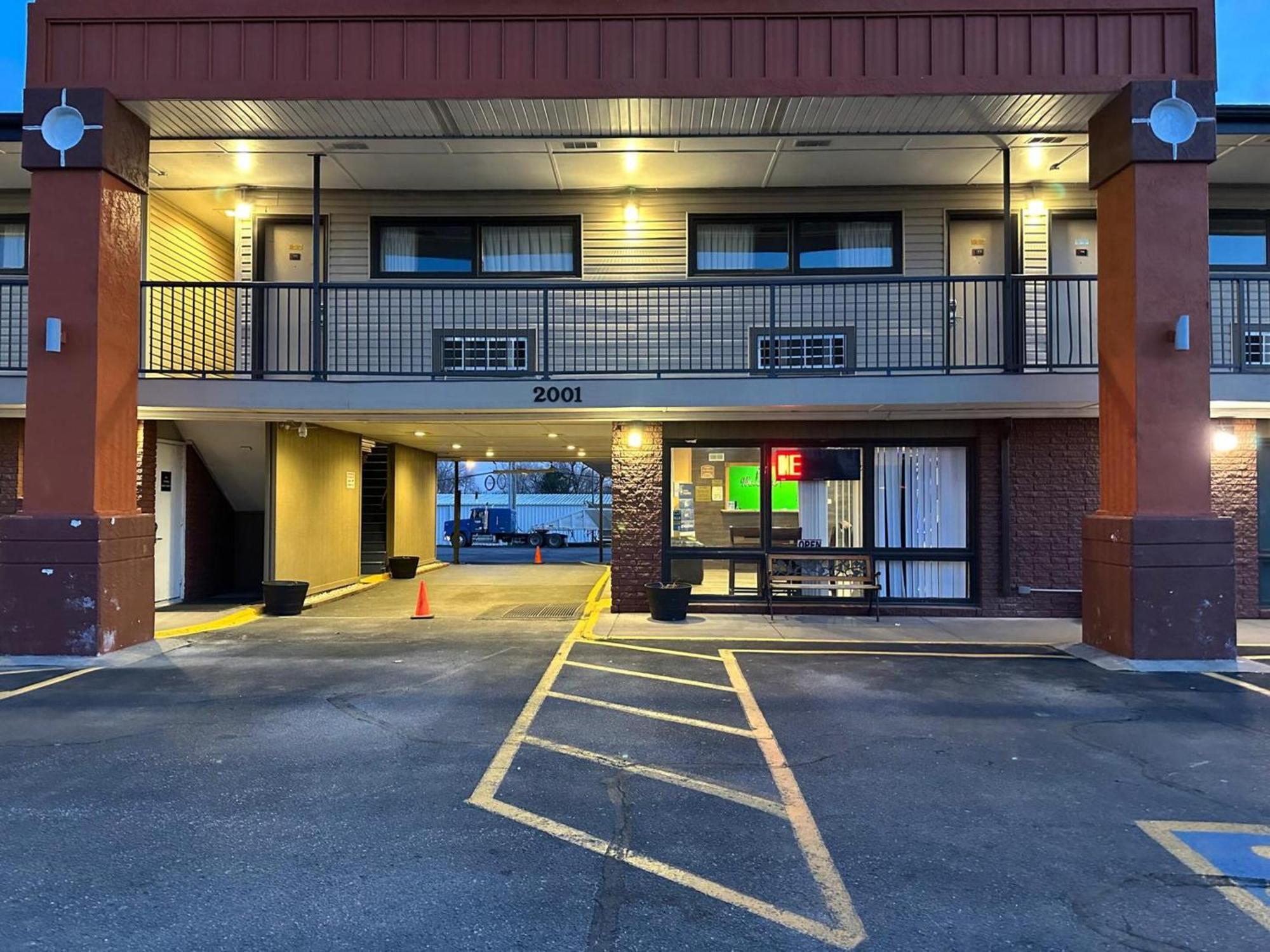 Stay Inn By Oyo Near I 80 Lincoln West Exterior photo
